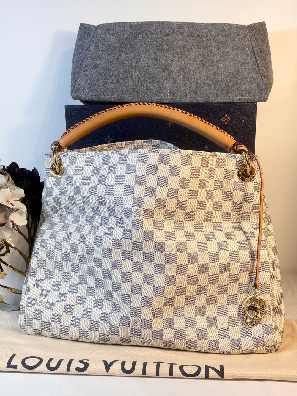 Amazing Louis Vuitton Artsy Azur